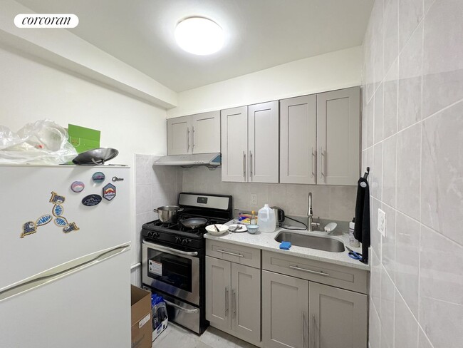50 Bayard St in New York, NY - Building Photo - Building Photo