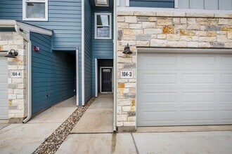 104 Cinnabar Ln in Kyle, TX - Building Photo - Building Photo