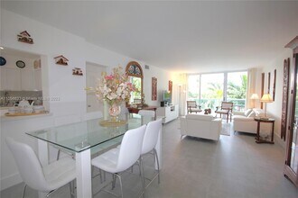 5161 Collins Ave in Miami Beach, FL - Building Photo - Building Photo