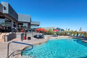 Luna at Fountain Hills in Fountain Hills, AZ - Foto de edificio - Building Photo