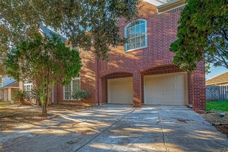 11210 Hundred Bridge Ln in Sugar Land, TX - Foto de edificio - Building Photo