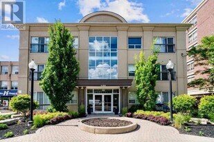 4198 Dundas St W in Toronto, ON - Building Photo