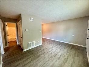 6077 Pine St in Austell, GA - Building Photo - Building Photo