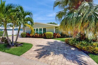 200 SW 6th Ave in Boca Raton, FL - Building Photo - Building Photo