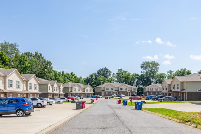 Appleton Dr - 618 in Clarksville, TN - Foto de edificio - Building Photo