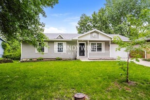 1402 Rose St in Kearney, MO - Building Photo