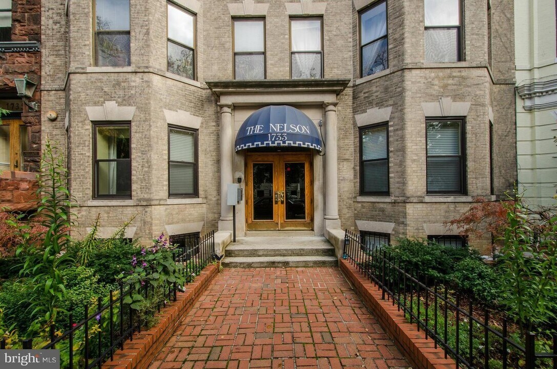 1733 20th St NW in Washington, DC - Building Photo