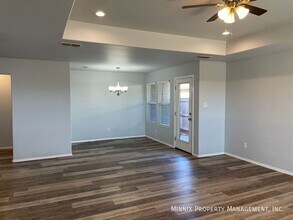 8414 11th St, Unit 3R in Lubbock, TX - Foto de edificio - Building Photo