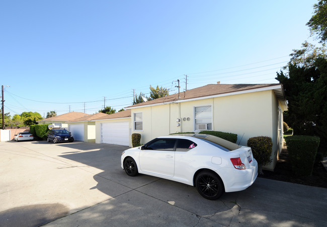 302 N Batavia St in Orange, CA - Building Photo - Building Photo