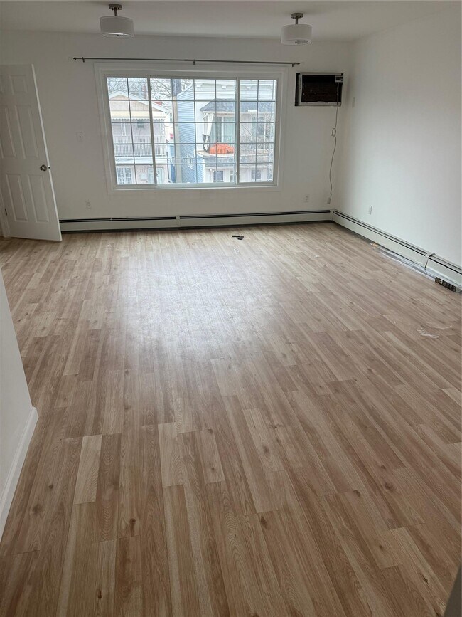 295 Ashford St in Brooklyn, NY - Building Photo - Building Photo