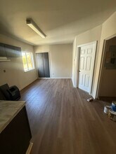 330 2nd St, Unit Apt B in Pitcairn, PA - Building Photo - Building Photo