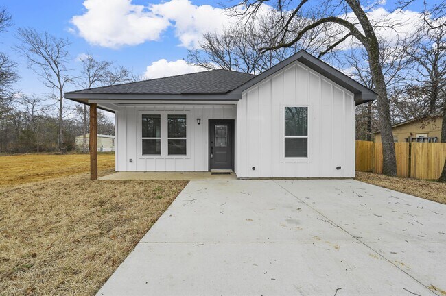 property at 142 Mohican Trail