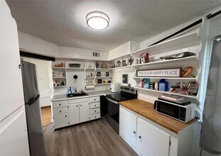 3311 Marbury Dr in St. Louis, MO - Building Photo - Building Photo