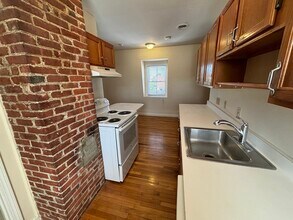 1213 Adams St, Unit A in Boston, MA - Building Photo - Building Photo