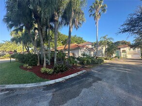 11329 NW 59th Terrace in Doral, FL - Building Photo - Building Photo