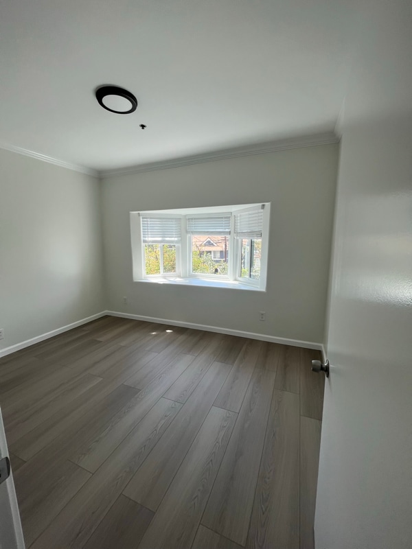 1072 Laguna Ave