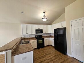 385 Robinson Rd in Huntsville, AL - Foto de edificio - Building Photo