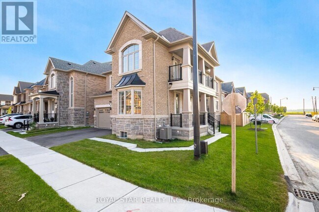 1 Bushwood Trl in Brampton, ON - Building Photo - Building Photo