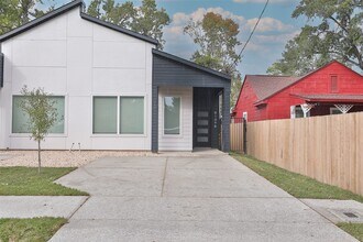 8109 Bigwood St in Houston, TX - Building Photo - Building Photo