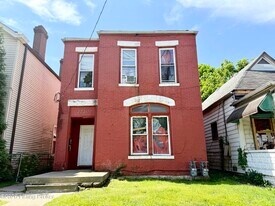 2720 W Chestnut St in Louisville, KY - Building Photo