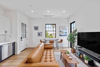 603 Garnet St, Unit B in Redondo Beach, CA - Foto de edificio - Building Photo