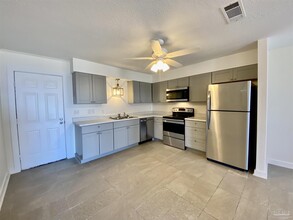 9541 Lillian Hwy in Pensacola, FL - Building Photo - Building Photo