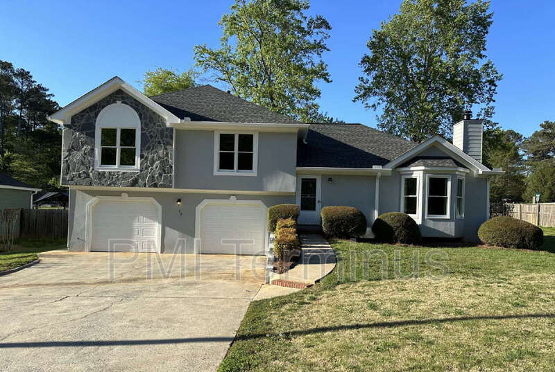 76 Winward Way SE in Smyrna, GA - Building Photo