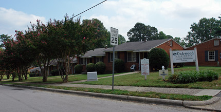 Oakwood Apartments in Raleigh, NC - Building Photo - Building Photo