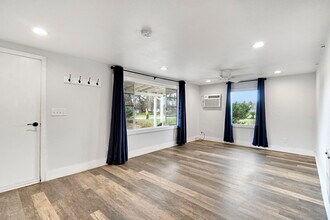 480 N Rio Vista Ave in Sanger, CA - Building Photo - Building Photo