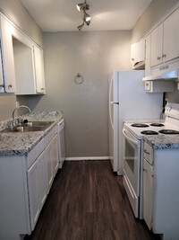 Kennedy Place Apartments in Edmond, OK - Building Photo - Building Photo