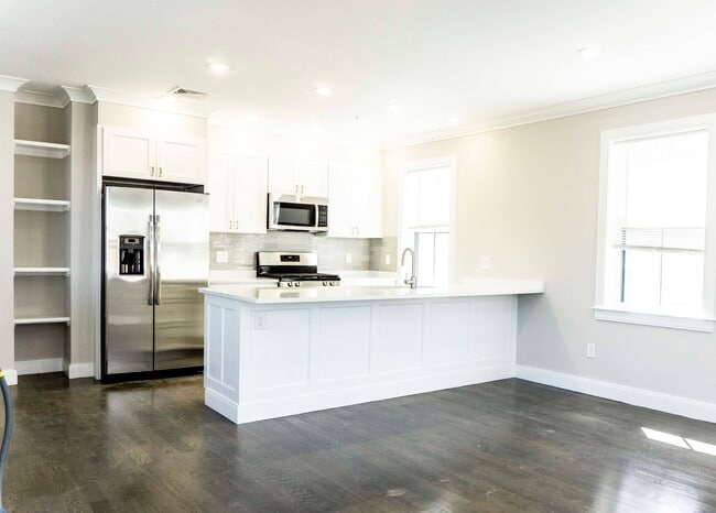 80 Linden St, Unit 3B