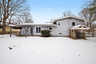 3317 Dawn Dr in Midland, MI - Building Photo - Building Photo