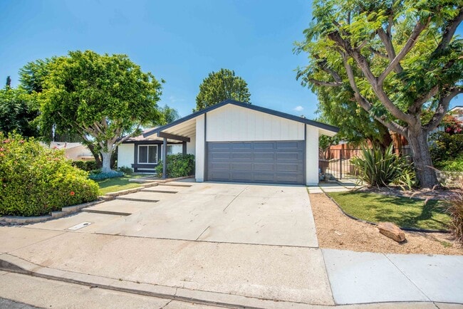 property at 4395 Avenida De Las Flores