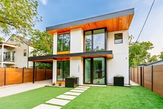 2807 Garwood St in Austin, TX - Foto de edificio - Building Photo