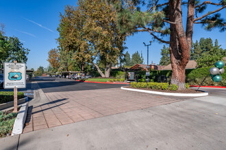 Cypress Terrace in Ontario, CA - Building Photo - Building Photo