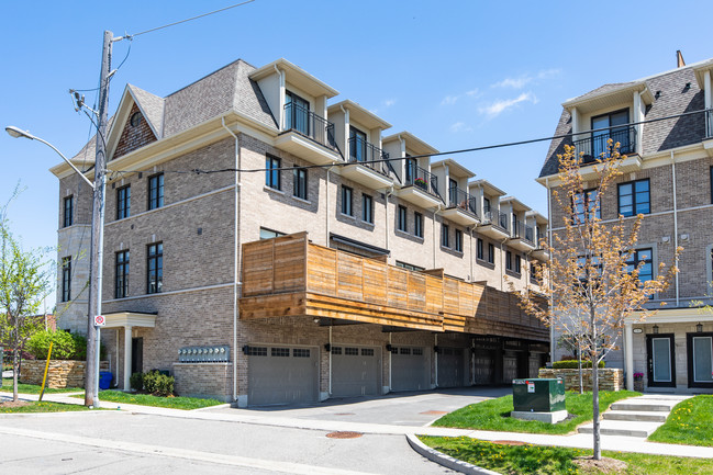 Westwood Towns in Toronto, ON - Building Photo - Building Photo