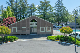 Trinity Woods Condominiums in Rancho Cordova, CA - Building Photo - Building Photo