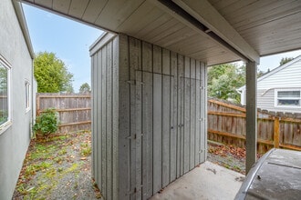 1201 E Fir St in Mount Vernon, WA - Building Photo - Building Photo