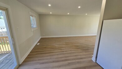 698 Burton Dr in Innisfil, ON - Building Photo - Building Photo