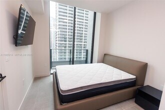 121 NE 5th St, Unit 3711 in Miami, FL - Building Photo - Building Photo