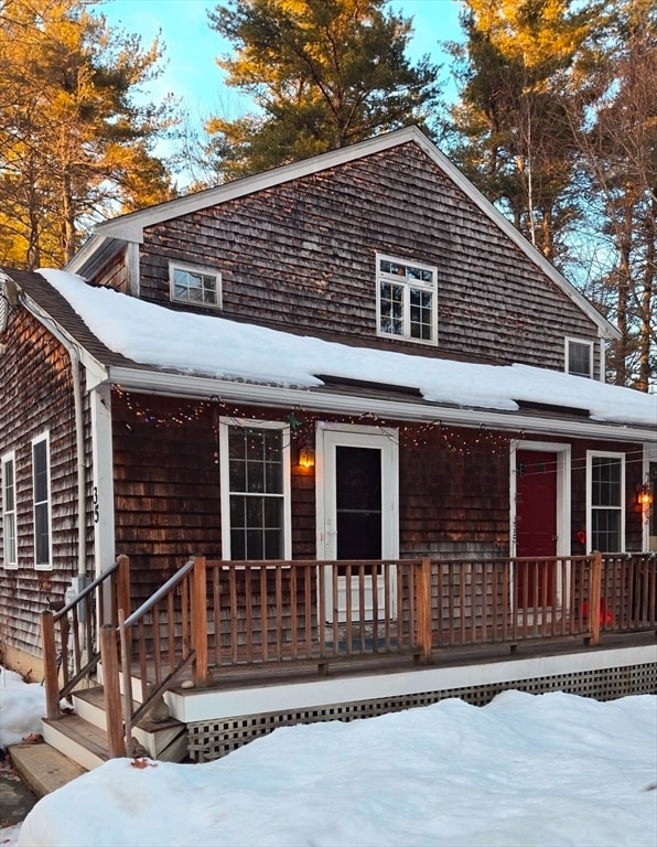 property at 35 Old Lantern Ln