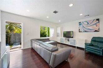 2401 SW 26th St in Miami, FL - Building Photo - Building Photo