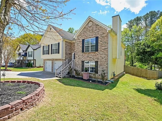 property at 1732 N Oak Dr