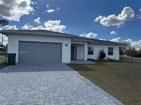 5012 Gunn Pl in La Belle, FL - Building Photo