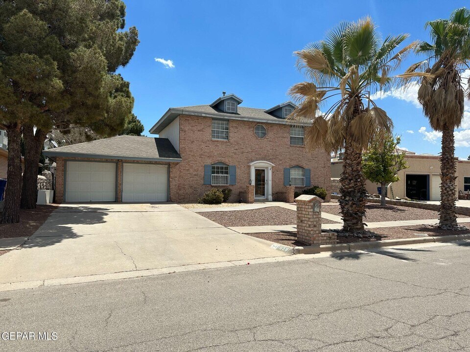 1658 Nancy Lopez Ln in El Paso, TX - Building Photo