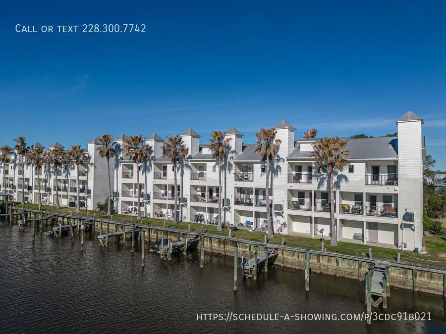 1400 Mill Rd in Gulfport, MS - Building Photo