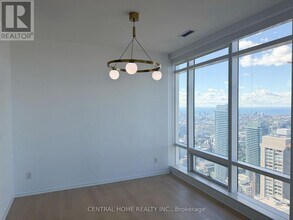 1 Bloor St E in Toronto, ON - Building Photo - Building Photo