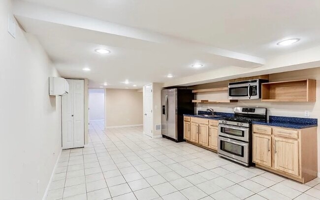 729 Oldham St, Unit Basement in Baltimore, MD - Building Photo - Building Photo