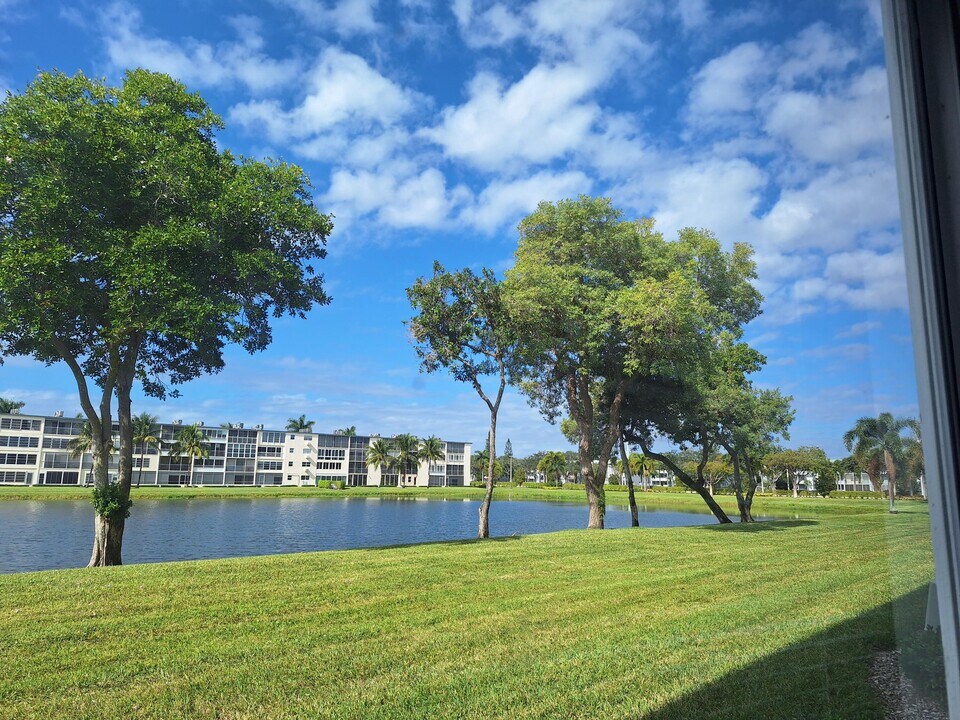 1010 Wolverton A in Boca Raton, FL - Building Photo