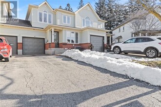 449 Shadow Wood Crescent in Waterloo, ON - Building Photo - Building Photo